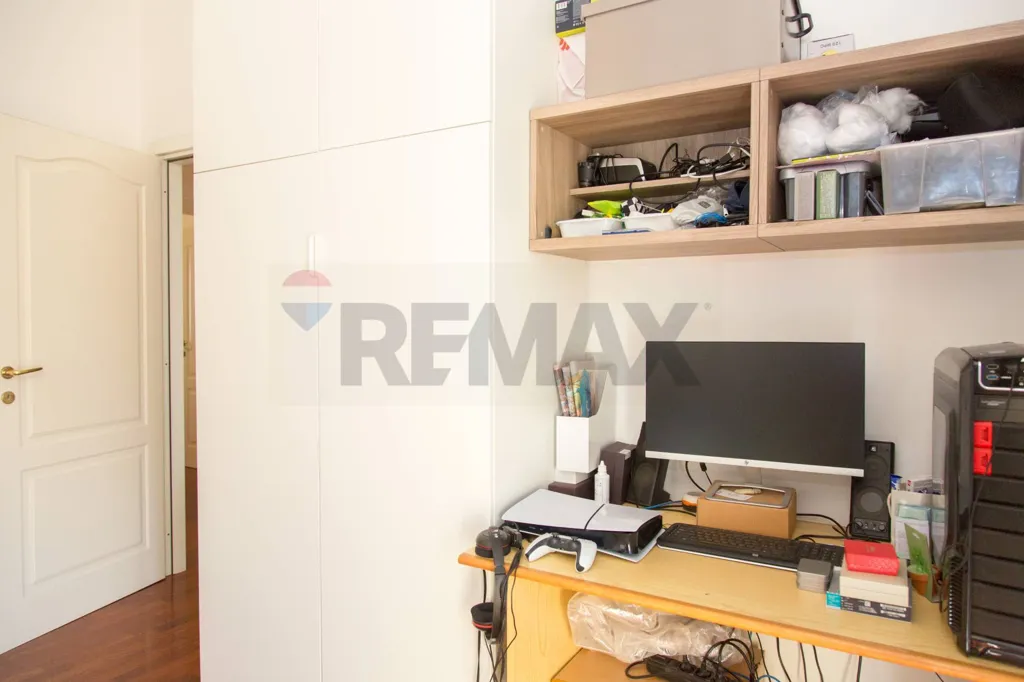 Bureau - Bifamiliar Villa with Terrace in Anzio