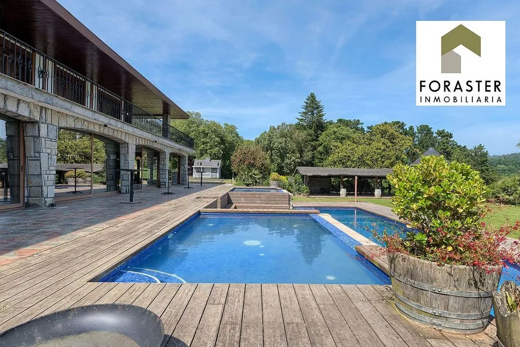 Piscine - Chalet with Pool and Terrace in Loiu