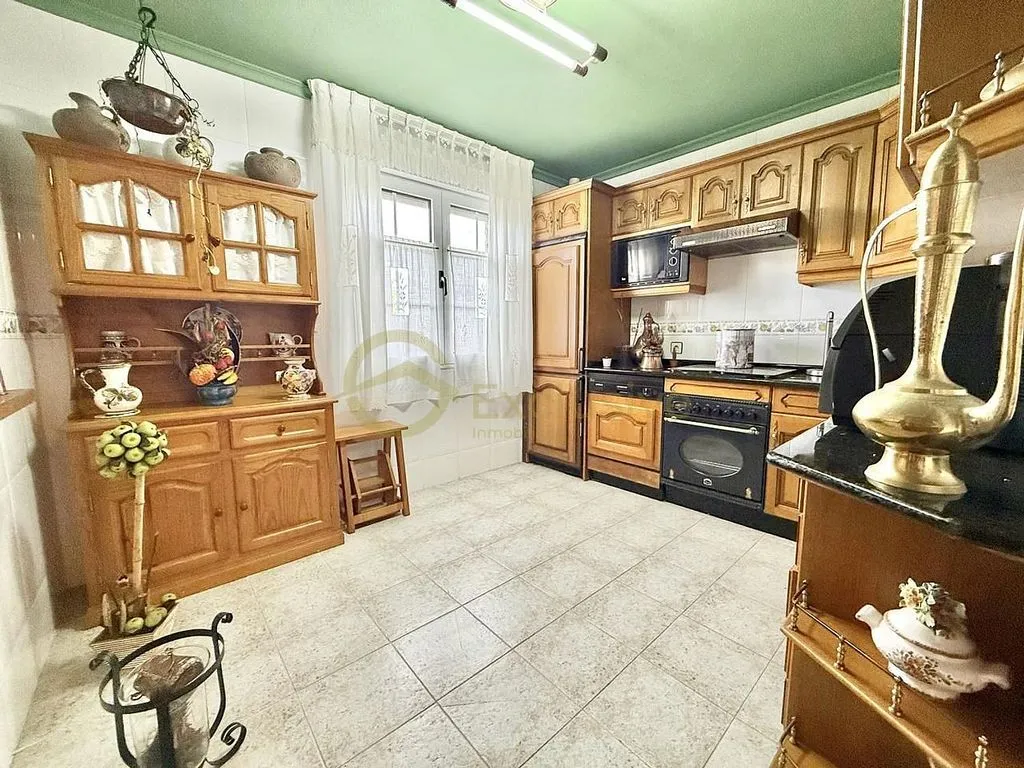 Cuisine - Chalet with Pool and Terrace in Lugar Granda