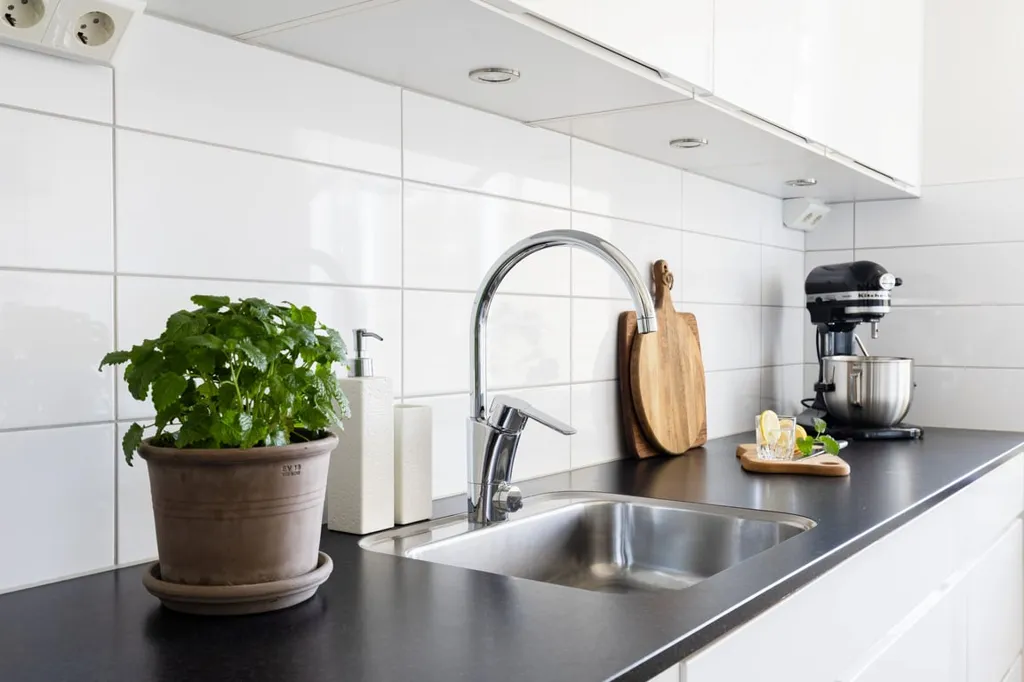 Cuisine - Bright Two-Bedroom with Balcony in Kalmar