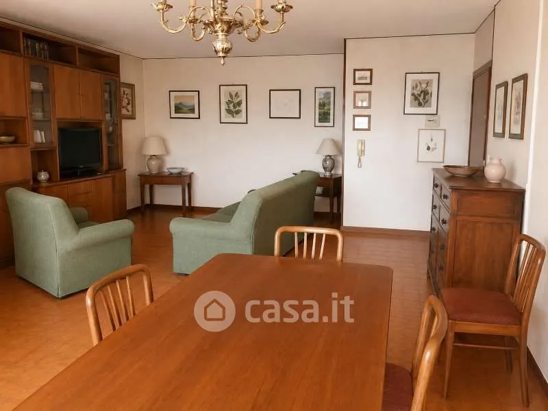 Elutuba - Spacious Apartment with Terrace in Modena