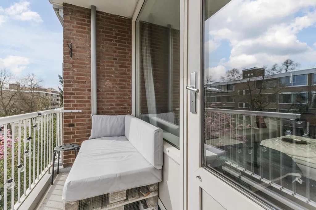 Rõdu - Portiekflat with Zuidas View in Amsterdam