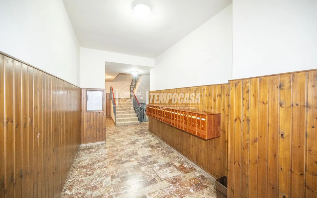 Esik - Trilocale with Garage in Messina