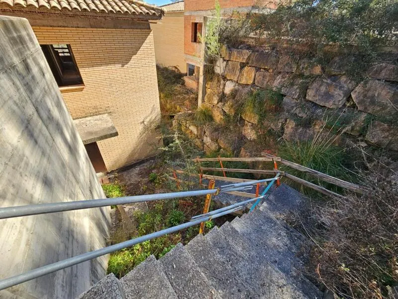 Pièces - Unfinished House with Potential in Olivella