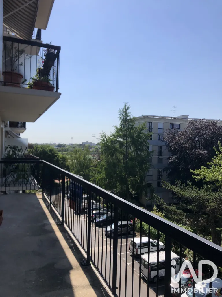 Balkon - 4-Piece Flat with Balcony in La Barre Ormesson