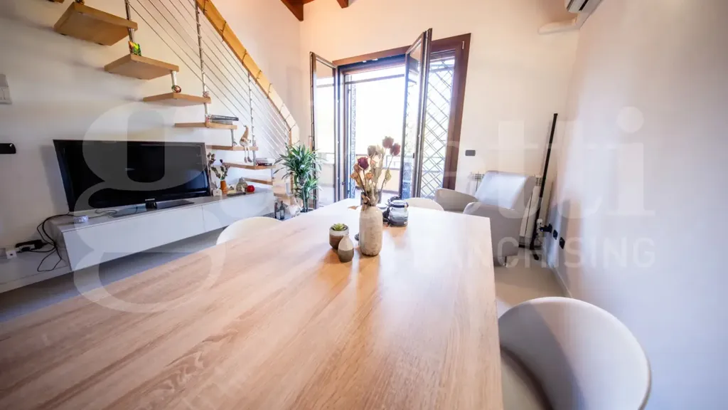 Salle à manger - Apartment with Balcony in Monte San Pietro