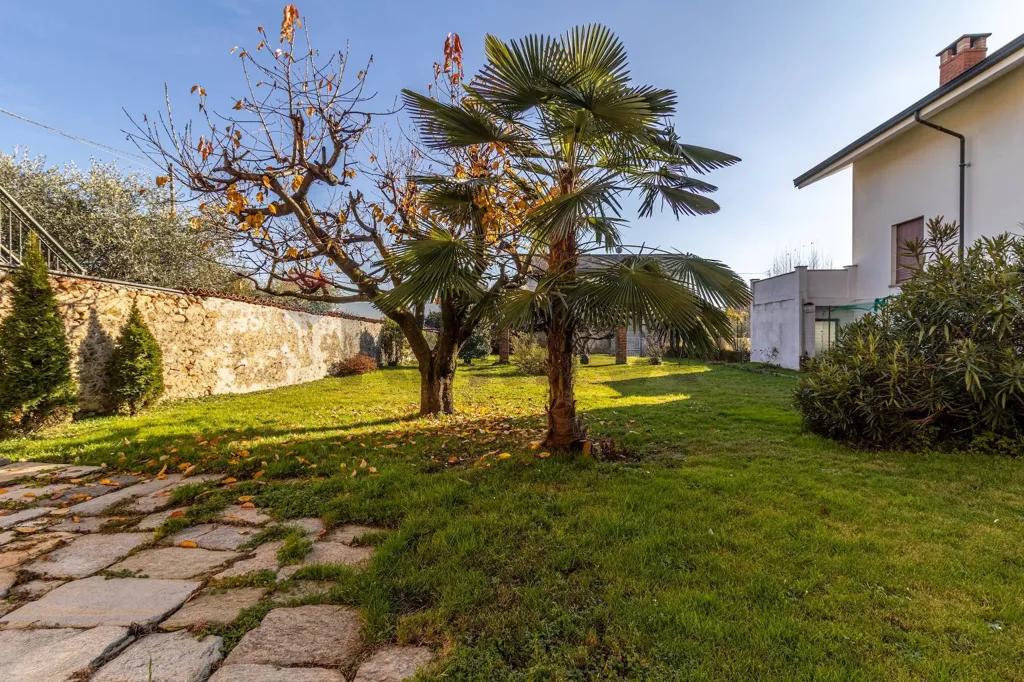 Jardin - Triplex Villa with Garden in Occhieppo Superiore