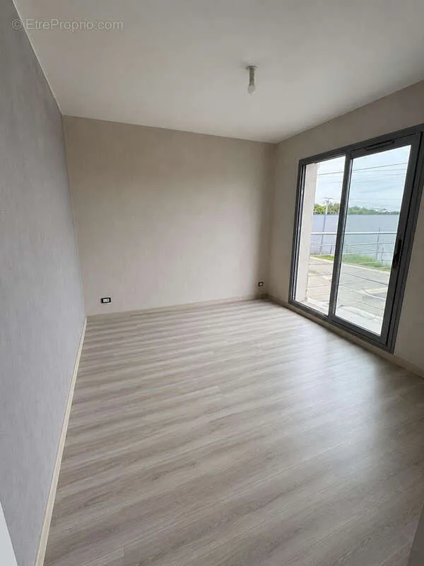 Toad - T5 House with West-Facing Terrace in Carbon Blanc