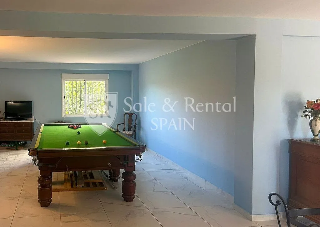 Stanze - Chalet with Pool and Terrace in Montserrat