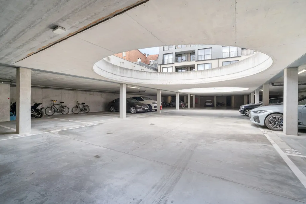 Garage - Appartement de rez-de-chaussée avec terrasse à Lokeren