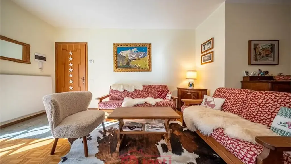 Living Room - Apartment with Mountain View in Madesimo