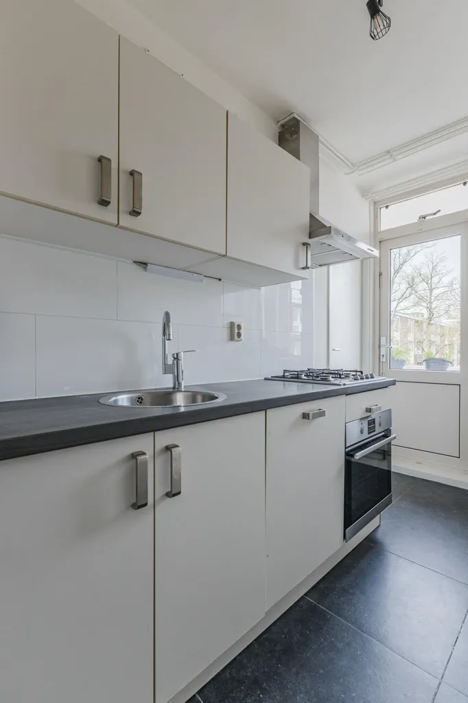 Köök - Portiekflat with Zuidas View in Amsterdam