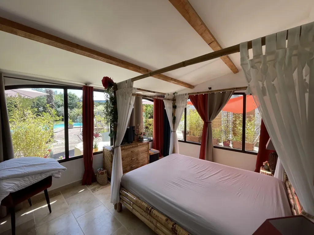 Bedrooms - Mas with Gîtes in Provence