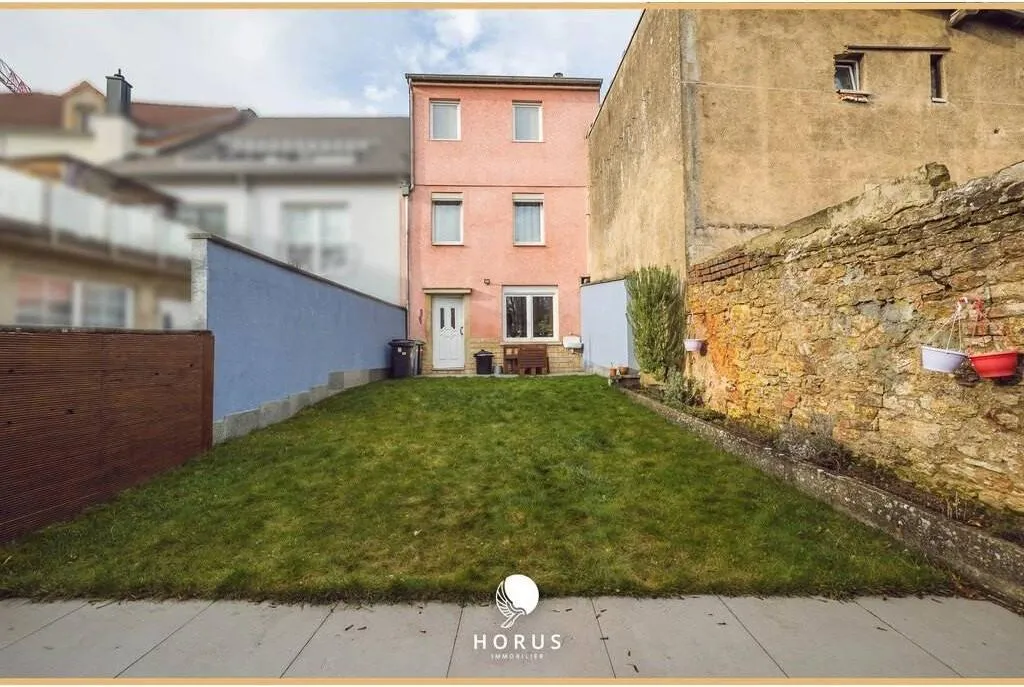 Jardin - Maison de Ville avec Terrasses à Differdange