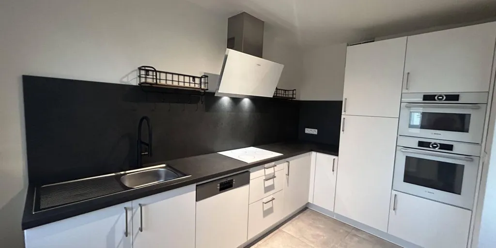 Cucina - Light-Filled Apartment with Balconies in Neerpelt