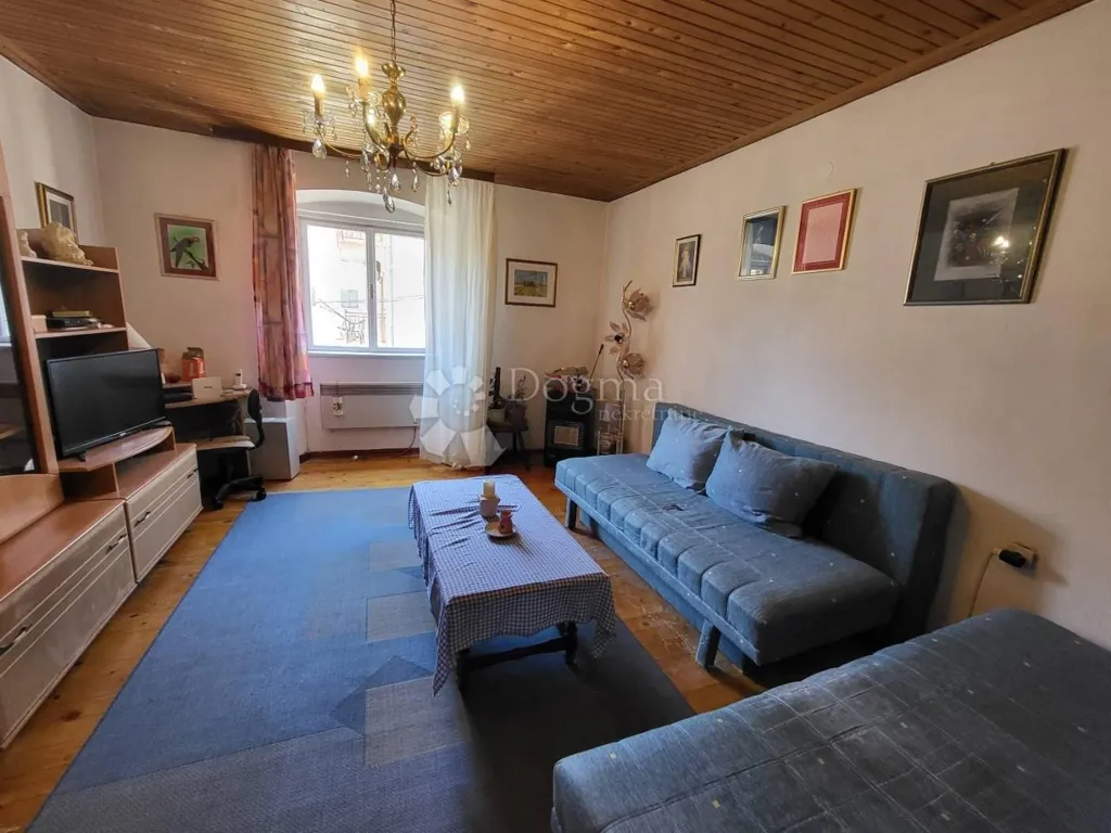 Elutuba - Two-Storey Apartment with Terrace in Nin