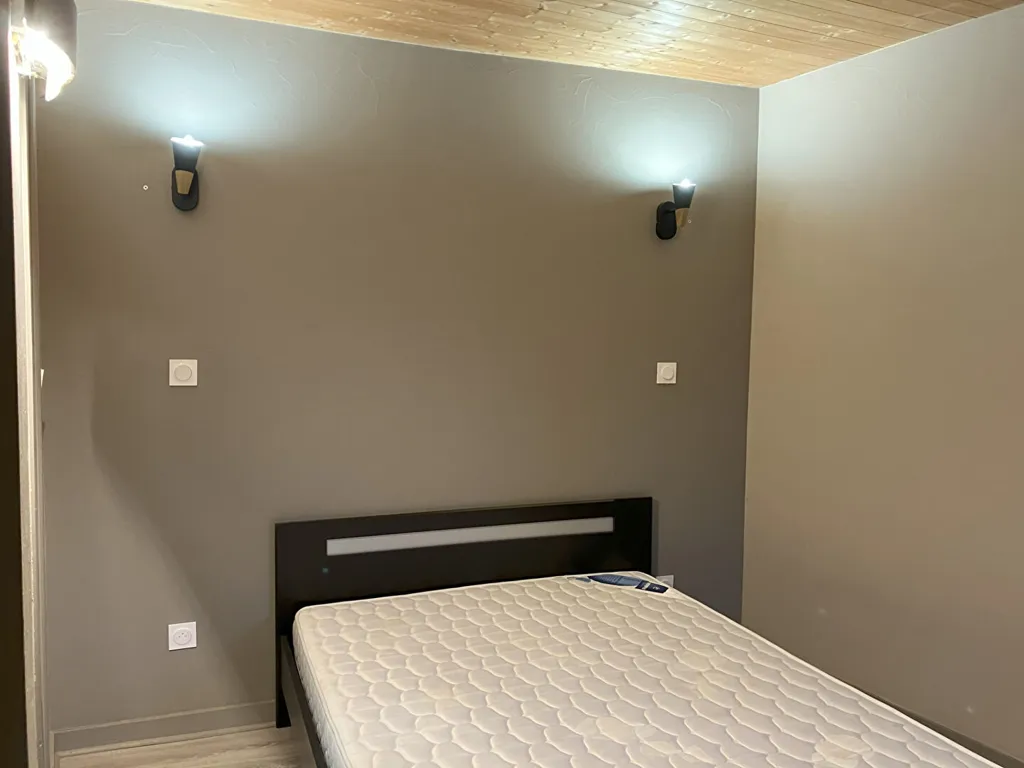 Chambres - Studio Meublé avec Jardin à Proximité