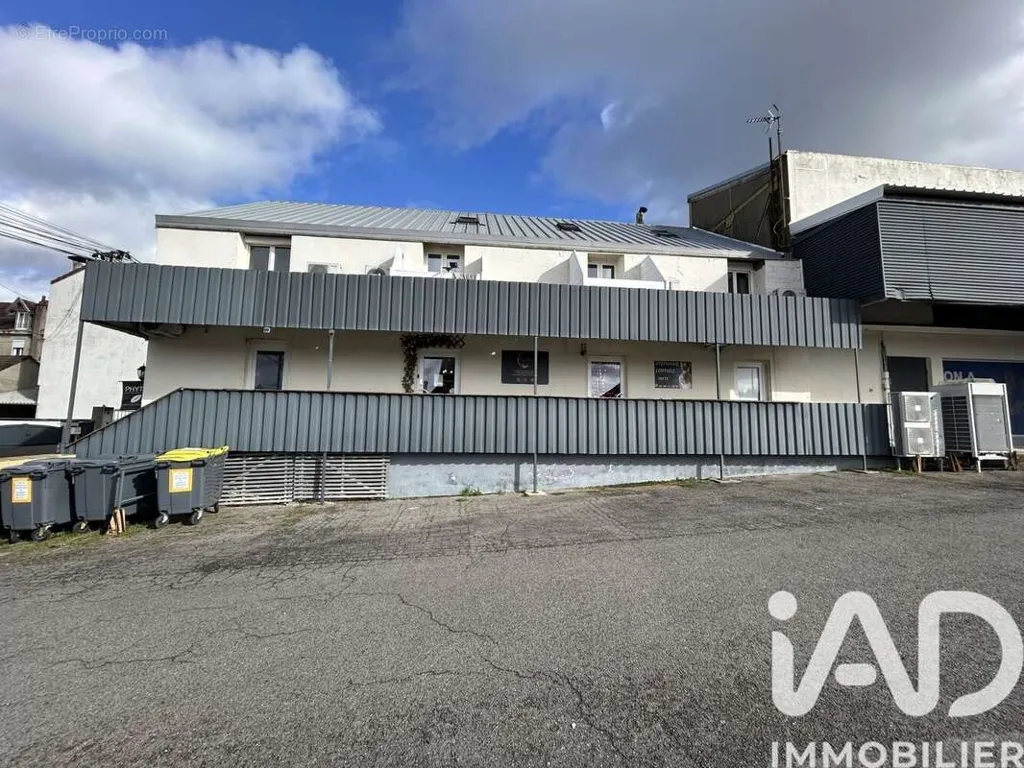 Esterno - Mixed-Use Building with Parking in Montceau-Les-Mines