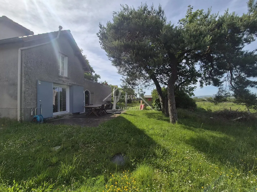 Aed - Charming House with Garden in Lalizolle