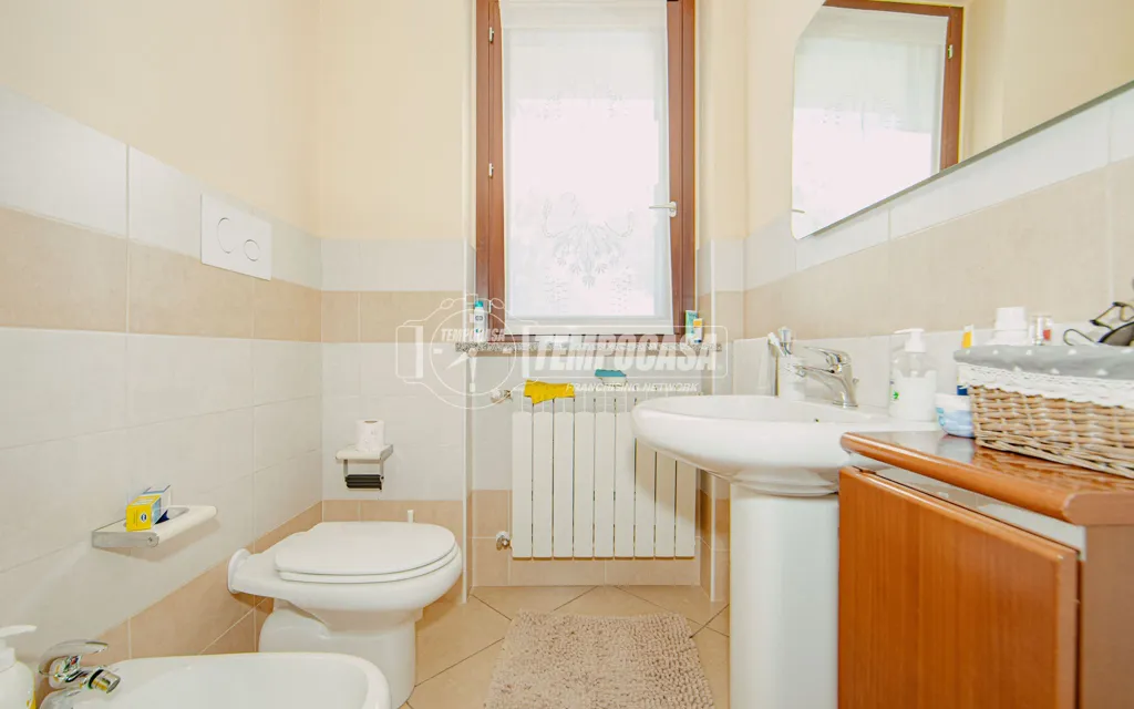 Salles de bain - Modern Villa with Private Garden in Vigevano