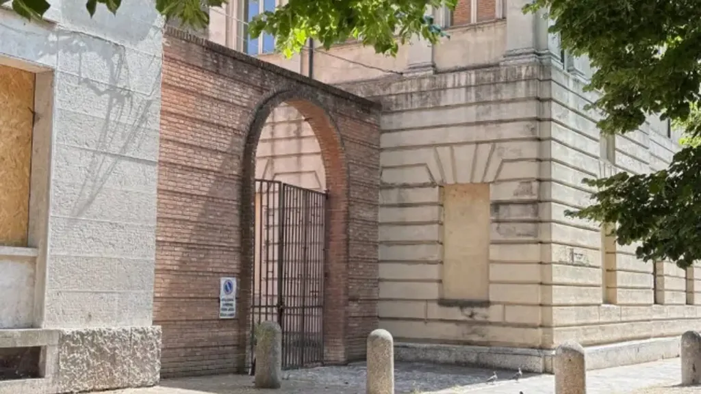 Exterior - Apartment with Piazza View in Mantua