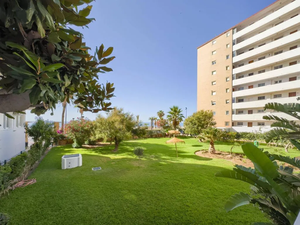 Aed - Beachfront Flat with Sea View in Fuengirola