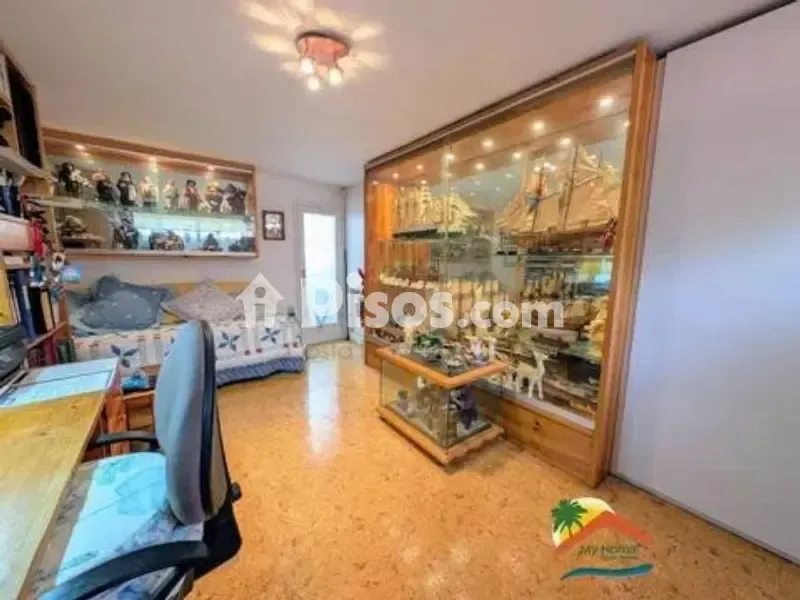 Bureau - Chalet with Pool and Solar Panels in Cala Canyelles