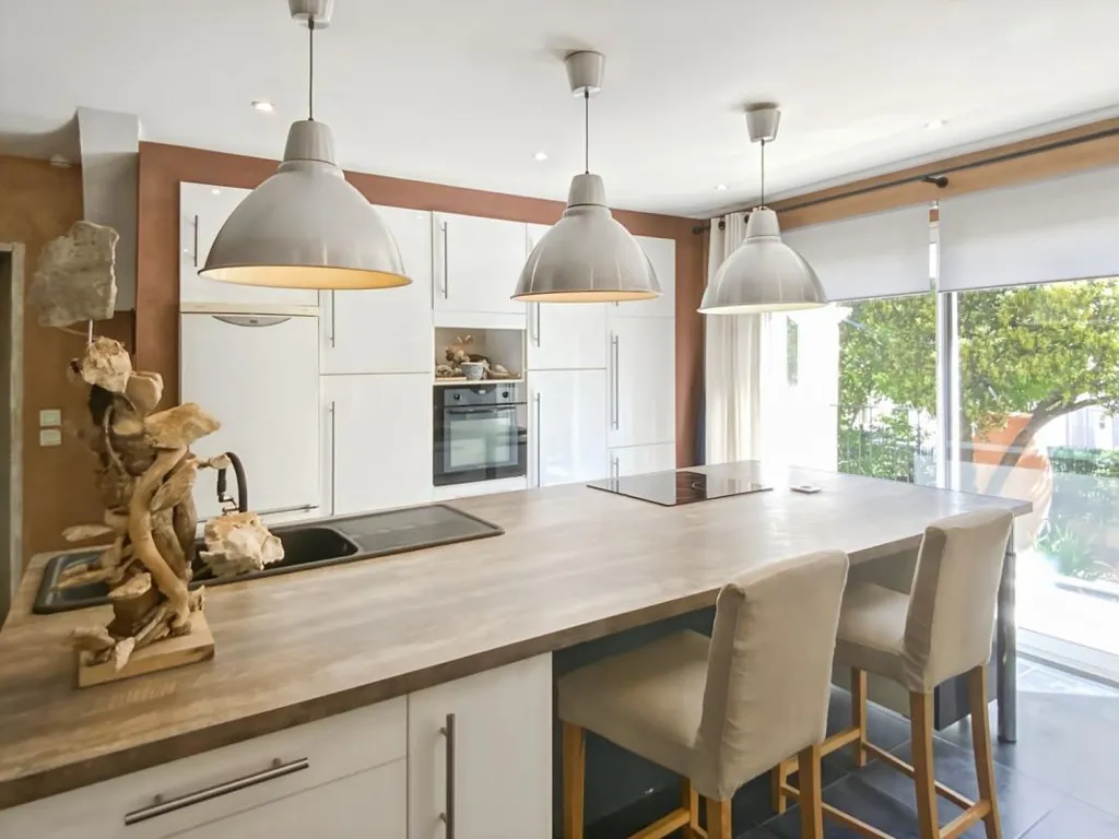 Köök - Charming House with Studio near Uzès