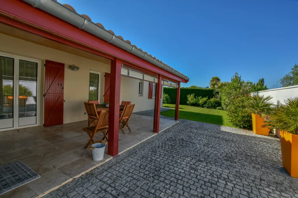 Terrasse - Maison avec Piscine au Calme à La Teste-de-Buch