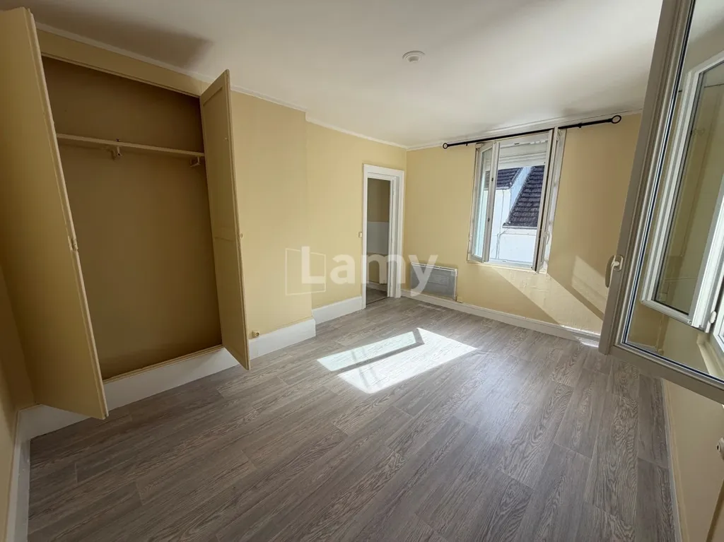 Toad - Renovated 2-Bedroom Apartment in Chantilly
