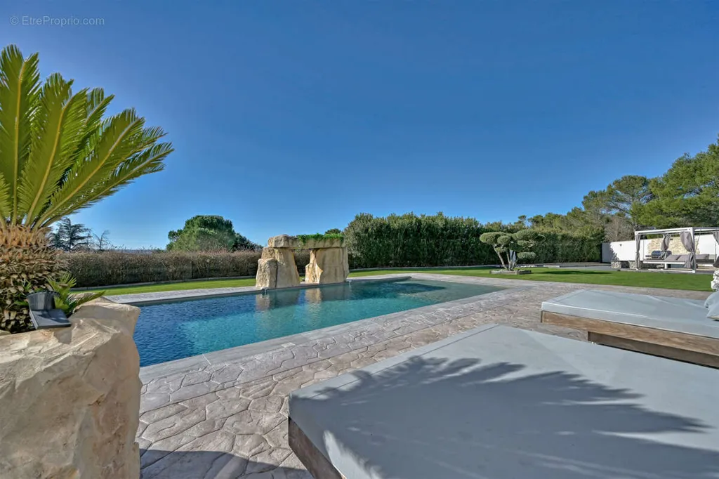 Piscina - Prestigious Villa with Pool near Uzès