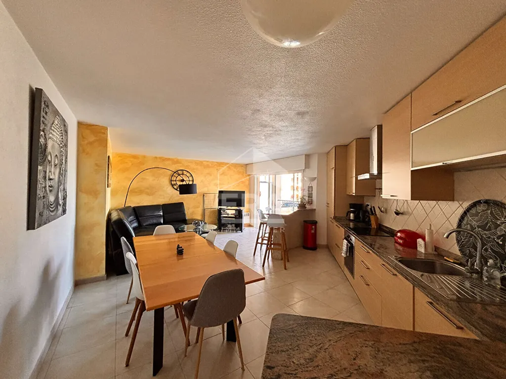 Cucina - Apartment with Terrace in Port Fréjus