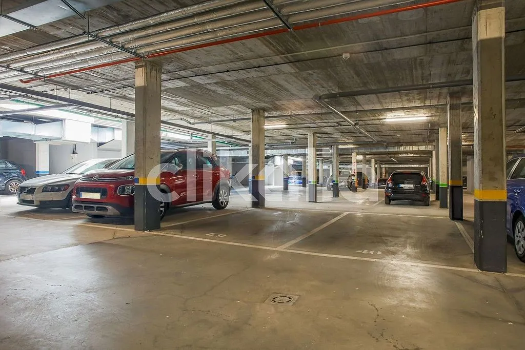 Garage - 1-Bedroom Flat with Elevator in Ensanche de Vallecas