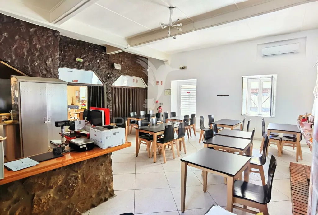 Söögituba - Restaurant with Terrace in Santarém