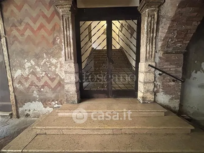 Pièces - Two-Level Apartment with Parking in Verona Centre