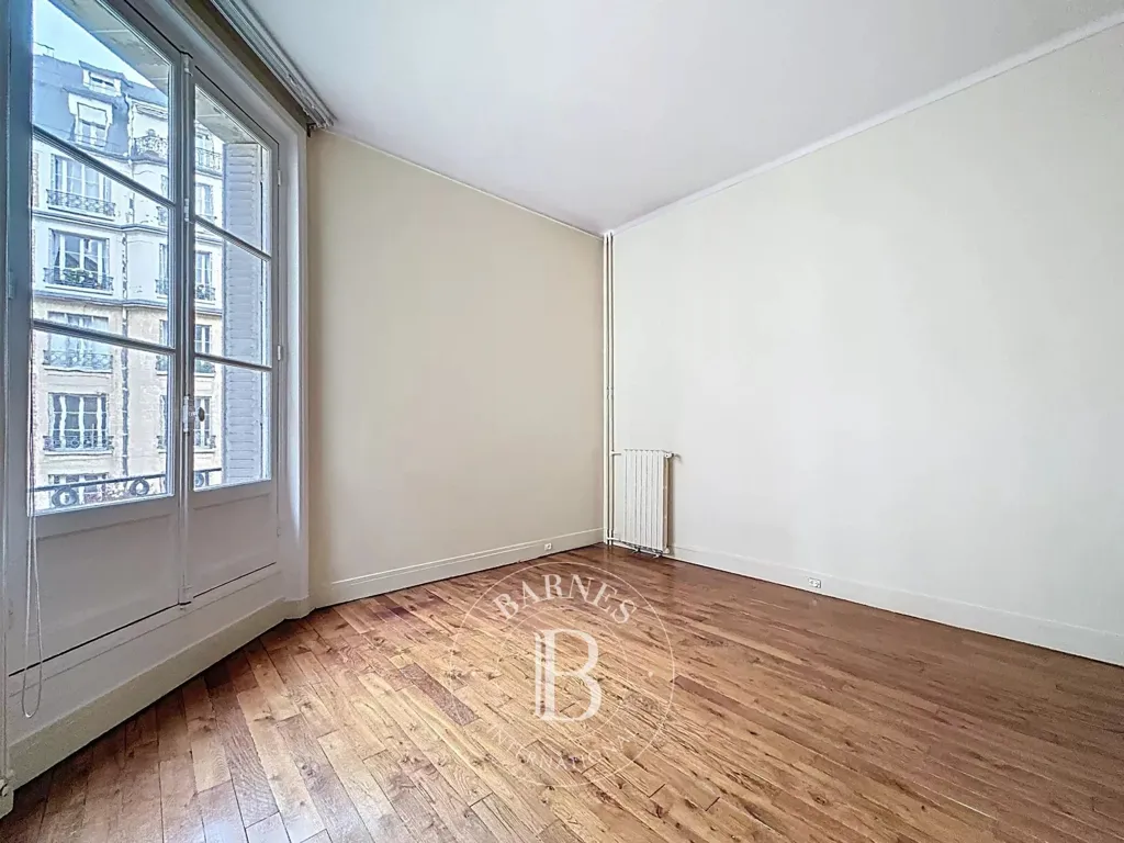Pièces - Appartement Luxe avec Vue sur la Ville près de la Tour Eiffel