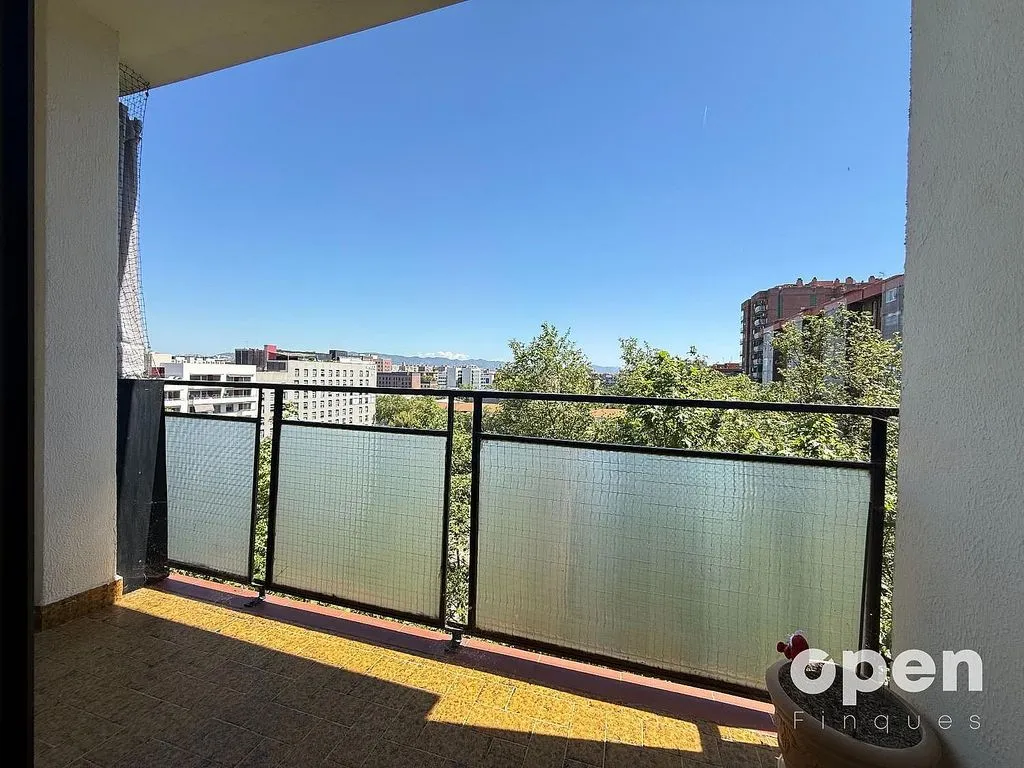 Rõdu - Apartment with Balcony and Terrace in Diagonal Mar