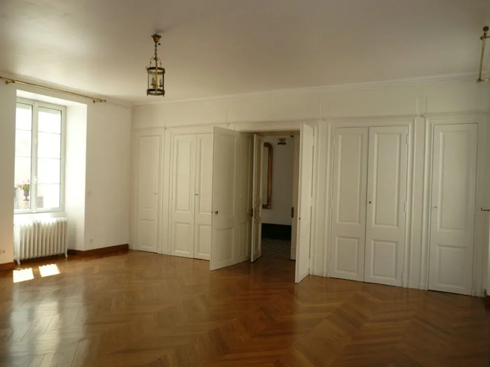 Appartement 6 pièces à Cognac