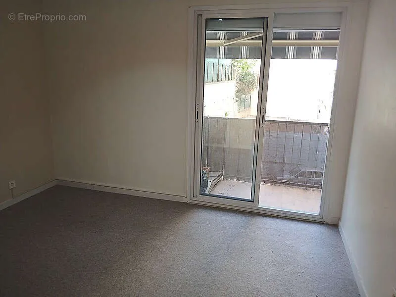 Pièces - Appartement T4 avec Balcons et Vue Jardins à Perpignan