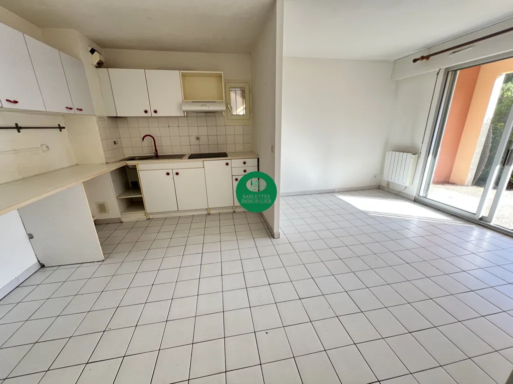 Köök - Rez-de-jardin Apartment with Pool in Secure Residence