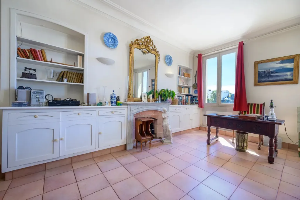 Salle à manger - Appartement Luxueux avec Vue Mer à Cannes