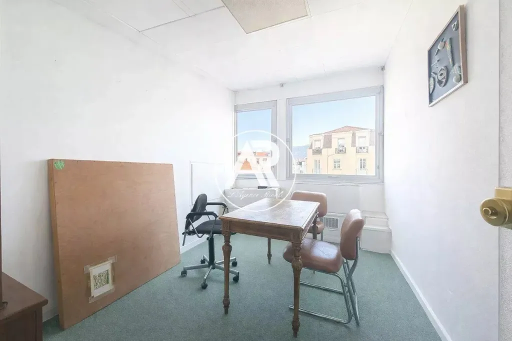 Bureau - Appartement 3 Pièces Centre Ville Nice