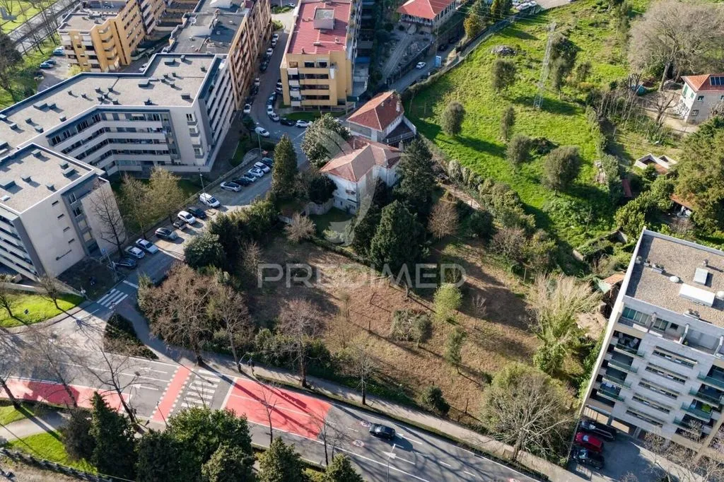 Õhuvaade - Development Land with Shops in Guimarães