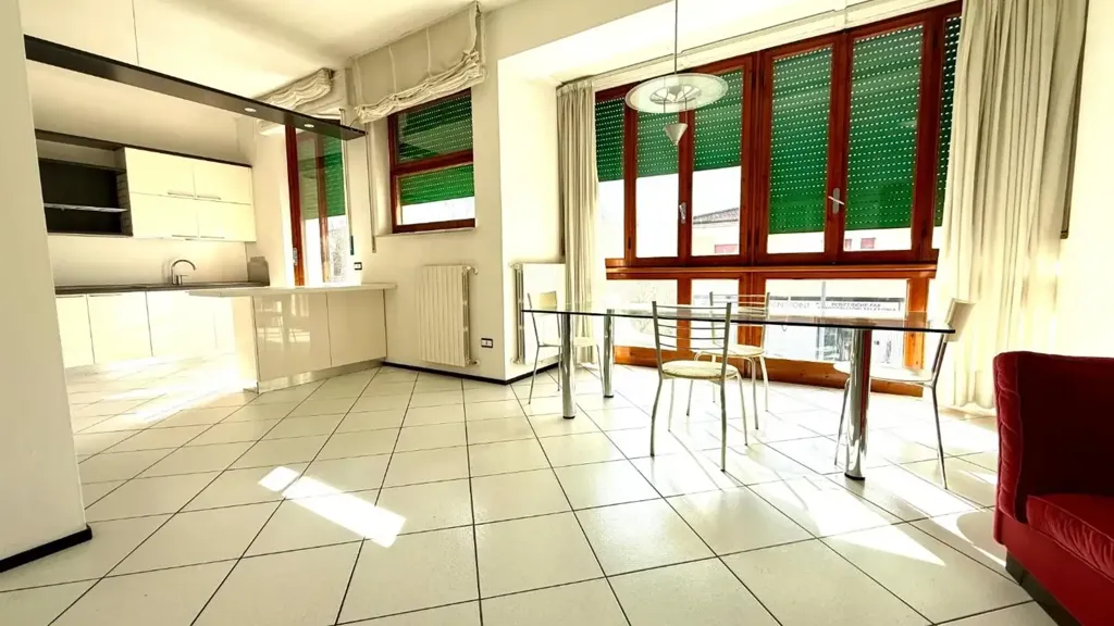 Séjour - Appartement 6 pièces à IT
