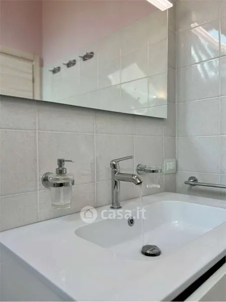 Salles de bain - Rear-Facing Apartment with Balcony in Trento