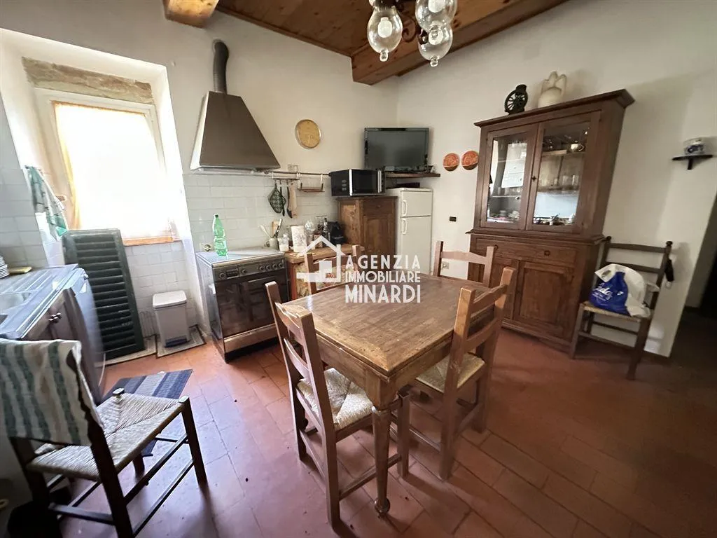 Salle à manger - Renovated Apartment in Sasso Building, Marradi