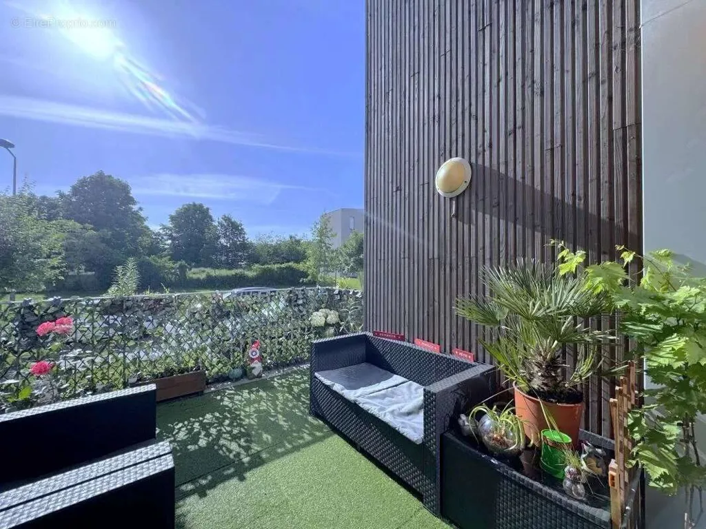 Terrace - Spacious Duplex with Terrace in Urban Area