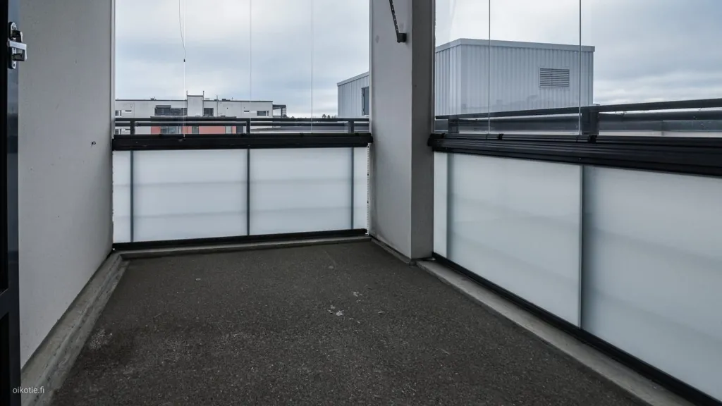 Balcon - Spacious Duplex with Sauna in Leppävaara, Espoo