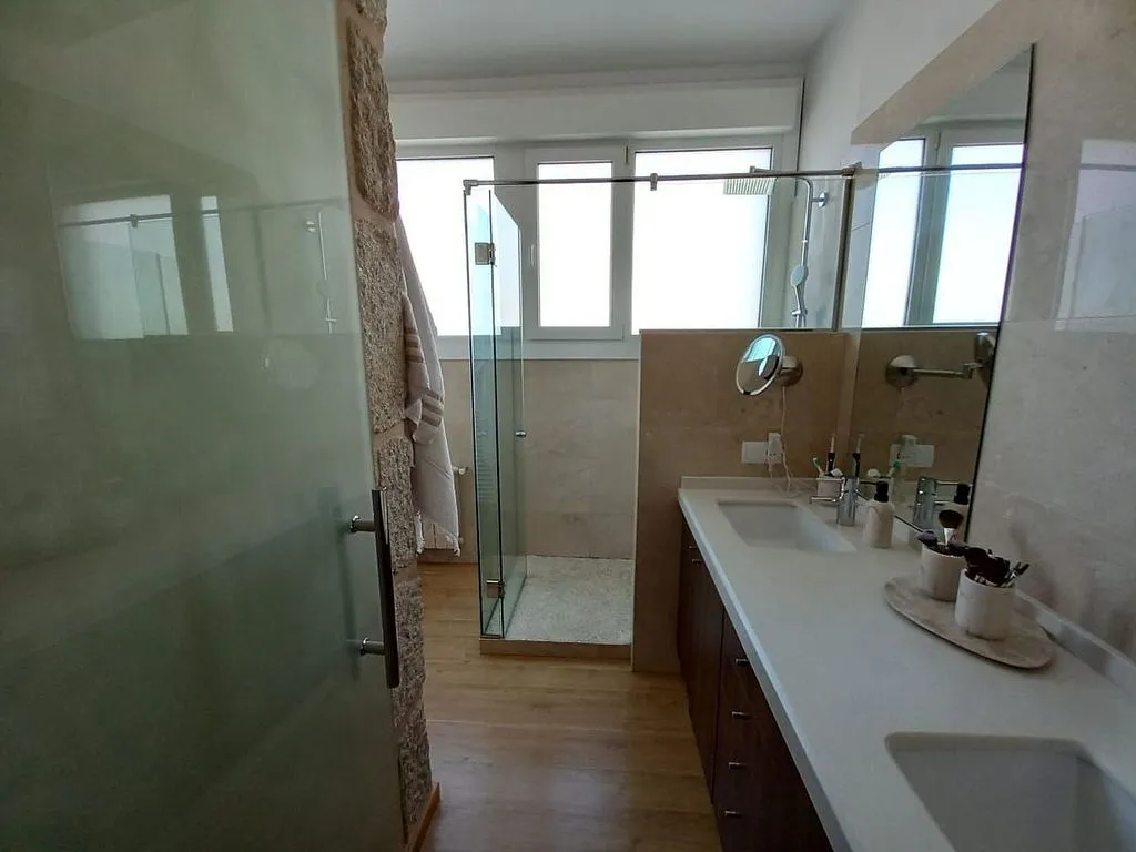 Vannitoad - Chalet with Pool and Sea View in Navia