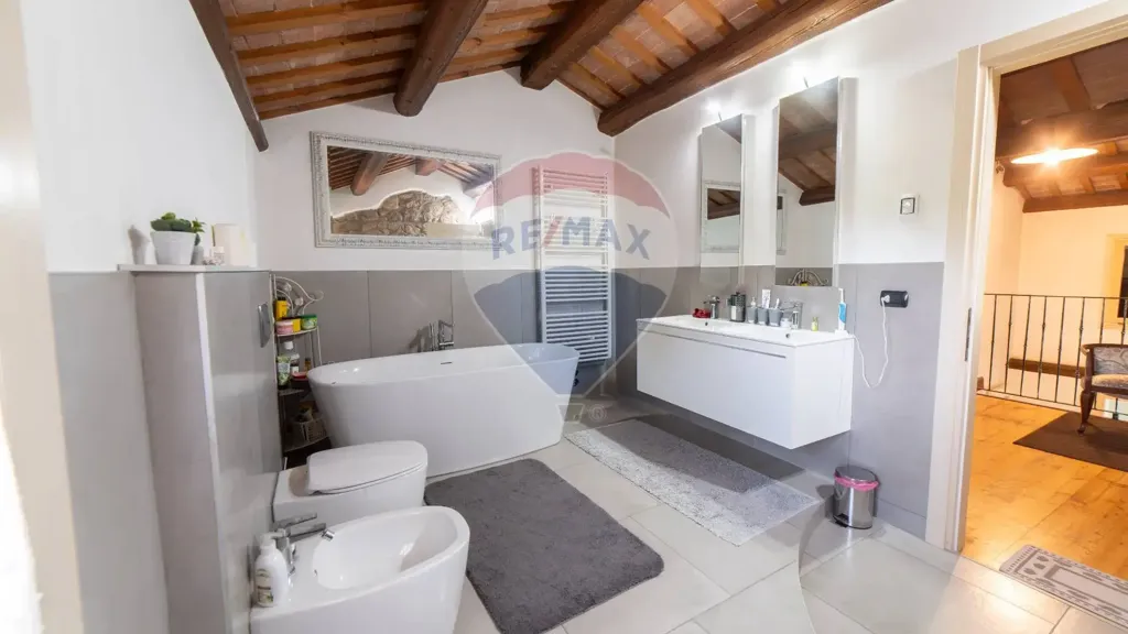 Vannitoad - Rustic House with B&B Potential in Vo'